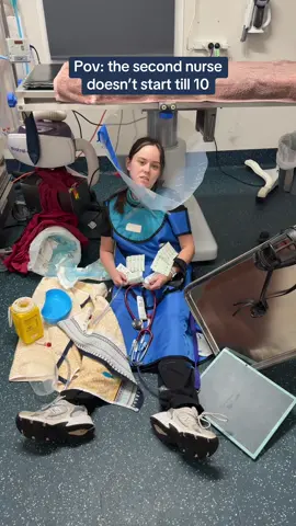 Hanging on for dear life when it’s only one nurse in the morning #struggle #animal #vetnurse #fyp 