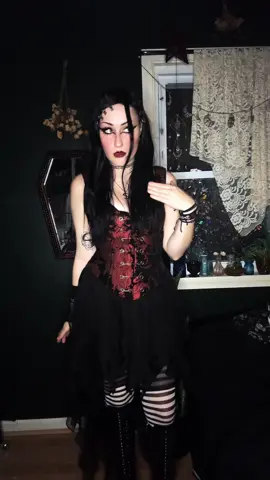 had to use the audio… #amylee #evanescence #costume 