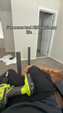 Is there a difference between AirPods and Beats by Dre? I almost feel like they’re the same exact thing one is white one is black. 😬😬 ##airpod##beats@@Beats by Dre@@apple