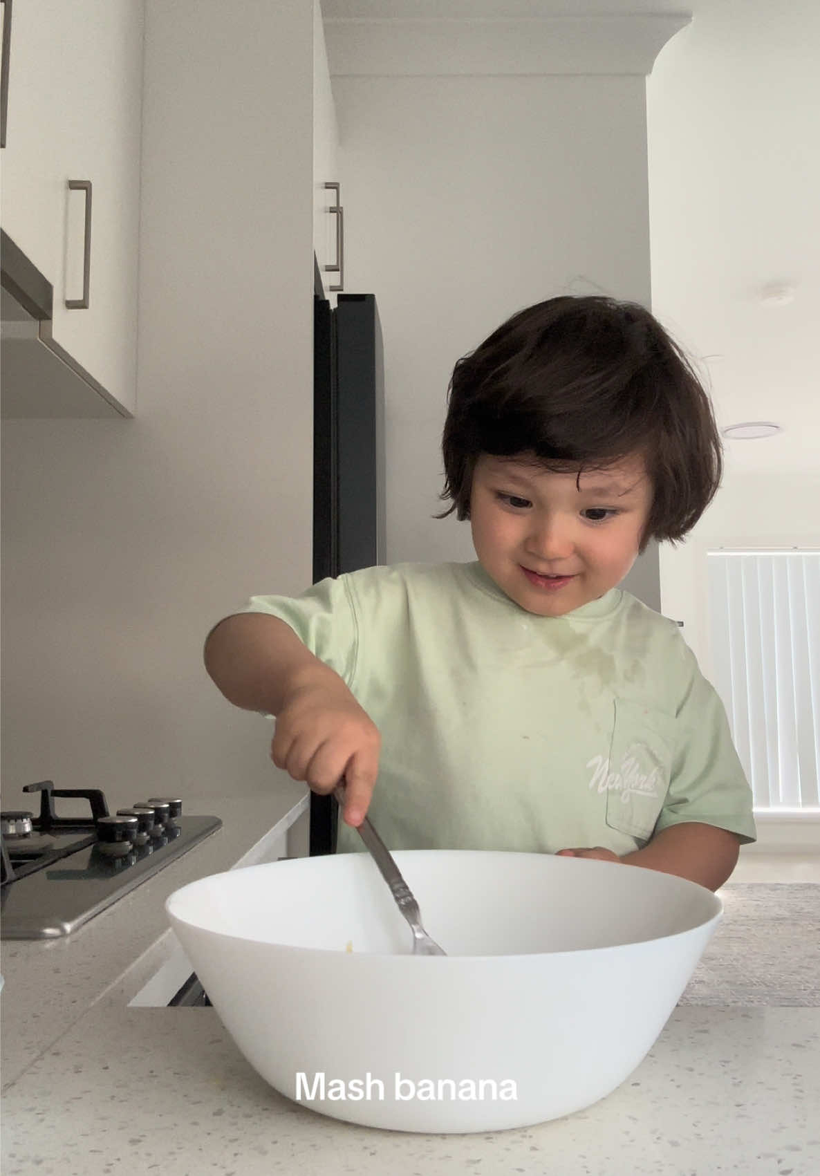Make waffles with my toddler. 🧇#toddlersoftiktok #toddlermom #toddlers #parentsoftiktok #creatorsearchinsights 
