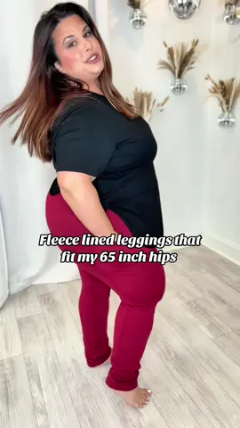 These leggings are SOOOO warm and cozy!  You need them for winter  #showitty #showittyleggings #showittyfashion 