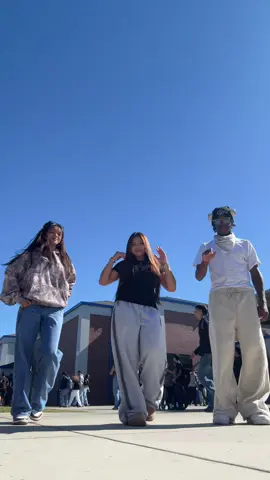 never doing this dance in uggs again 💔 #fyp #dancetrend 