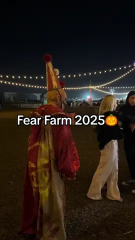 Have you been yet?👀 spooky season is here 👻👹🎃 Arizona festivities #fearfarm #hauntedhouse #halloween #scary #whattodo #goingout 