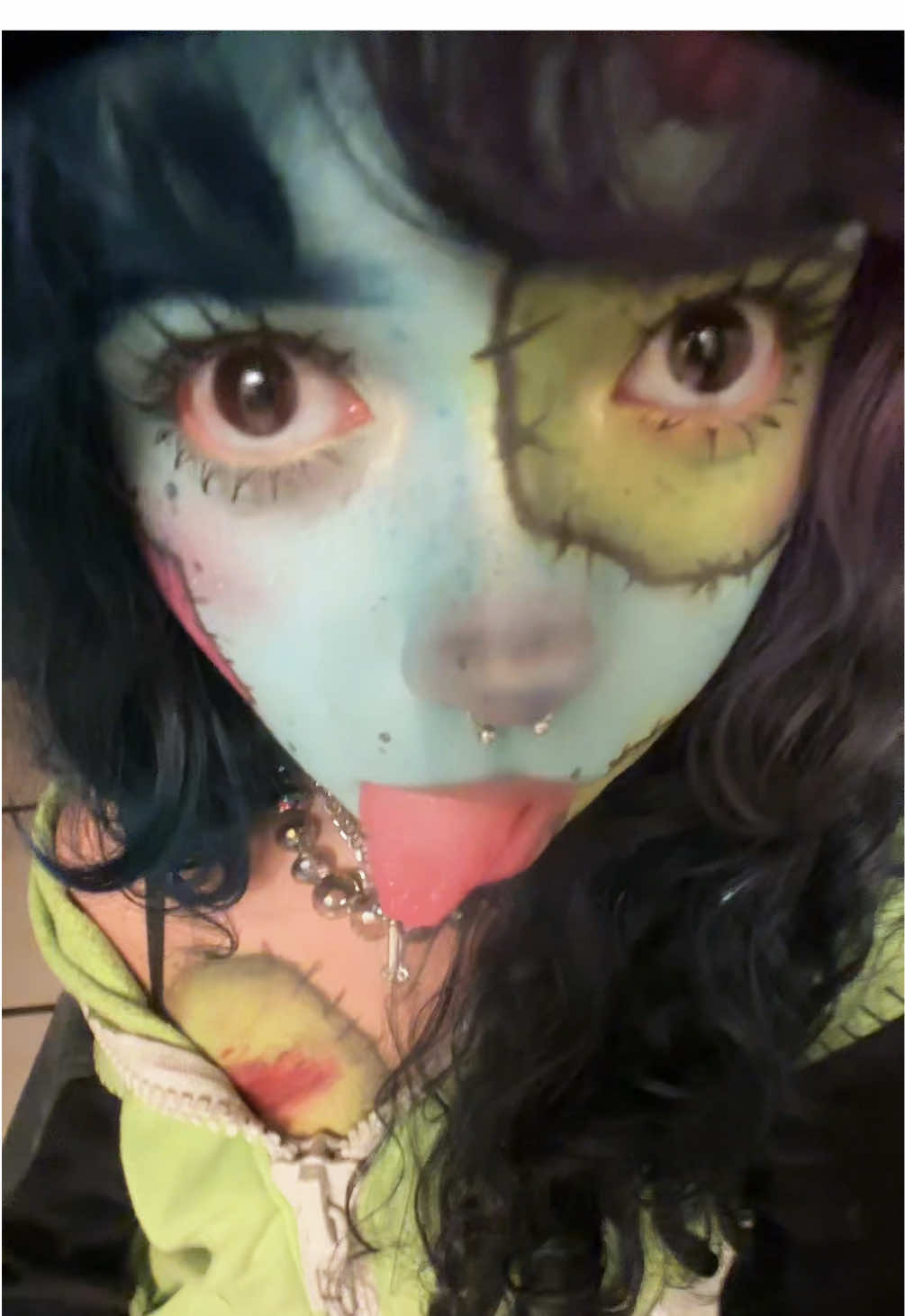 Easy cute zombie makeup🧟‍♀️🎀heheh 11 more days till HALLOWEEN yayayay!!! can you guys what I’m going to dress up as?? #fyp #fypシ 