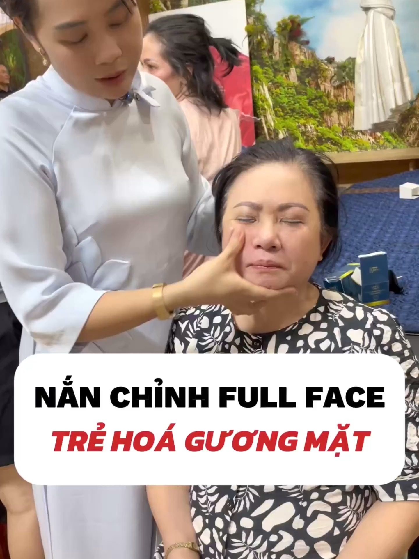 CÂN CHỈNH  FULLFACE – TRẺ RA VÀI TUỔI CHỈ SAU 1 BUỔI!  Không tiêm – không dao kéo – chỉ bằng đôi tay nắn chỉnh đông y 👉 Gương mặt được cân đối, đầy đặn, nâng cung – xoá nhăn – trẻ hóa toàn diện chỉ sau một lần thực hành! Học viên ai cũng ngỡ ngàng khi nhìn lại hình ảnh “trước & sau” – ✨ Da sáng hơn, mắt mở hơn, đường nét mềm mại, thần thái bừng sáng! 🎯 Đây chính là bí quyết trẻ hóa tự nhiên theo cơ chế cân bằng khí – huyết – cơ – xương trong Đông Y! #fullface #trehoakhongtiem #nanchinhmat #huyencham #dongylamdep #cangco #matcanxinh #trehoatoandien #beautyfrominside ##yhoccotruyen #bachduongsacdepdongy