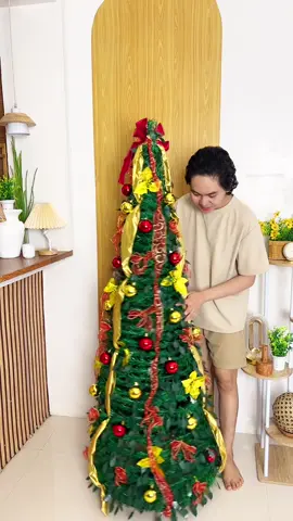 Christmas tree with decoration na foldable pa at madaling iset up #christmastree #foldablechristmastree #christmasdecor #christmastreeideas #homeandlifestyle 