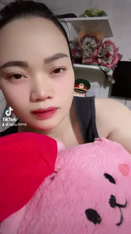 Đi qua cho em gái xin 1folau nhé 