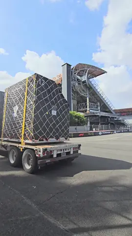 ¡Todo listo para la #F1ESTA por los 10 años del regreso del #MexicoGP! 🏁 🇲🇽 #Formula1 #F1 #SoyParteDeLaH1ST0RIA