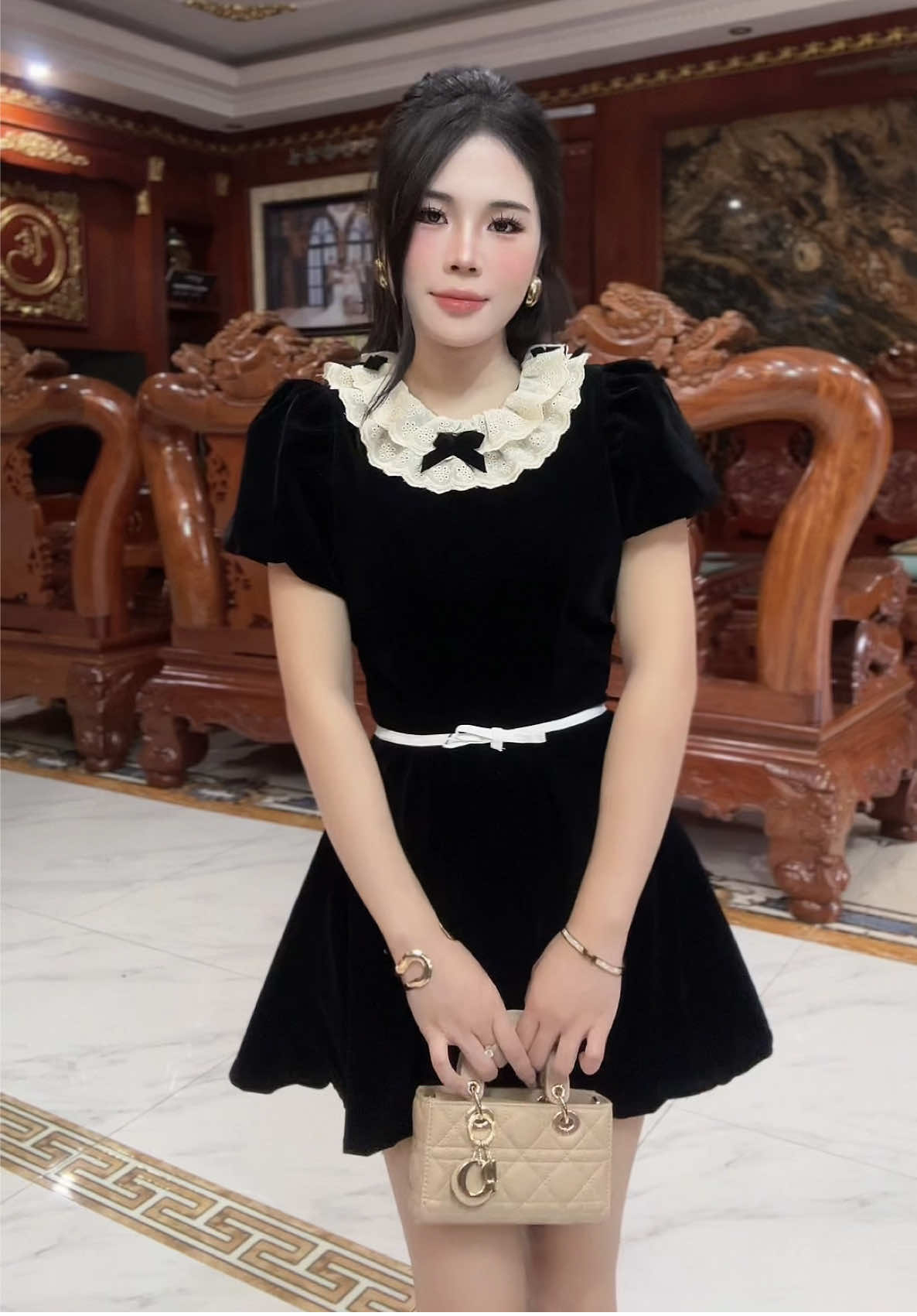 Mặc em váy này ra vibe tiểu thư nhà người ta #vayxinh #vaythietke #vaytieuthu #vayxinhmoingay #vaynhung 