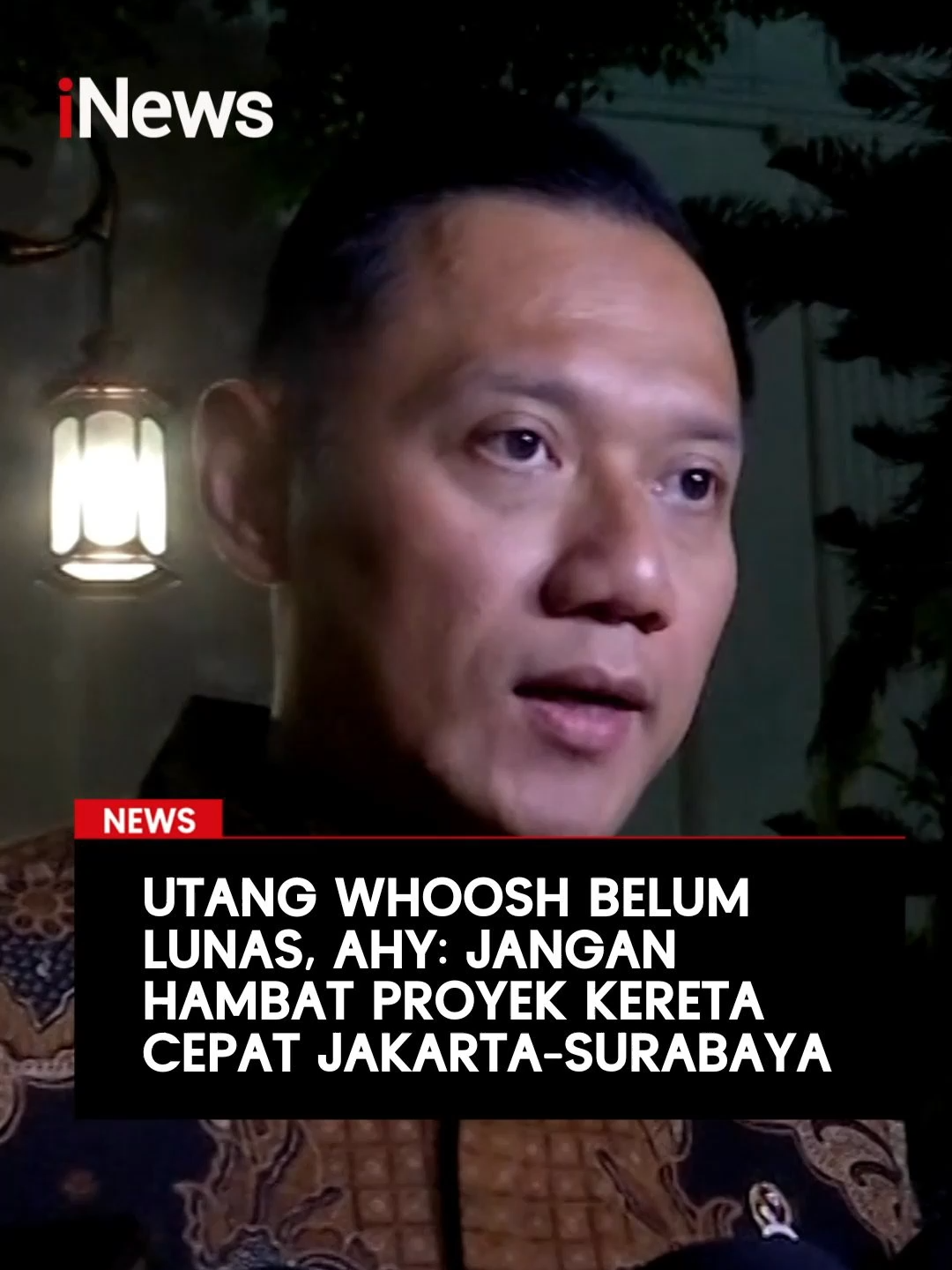 Menteri Koordinator Bidang Infrastruktur dan Pembangunan Kewilayahan Agus Harimurti Yudhoyono (AHY) memastikan proyek pengembangan kereta cepat Jakarta–Surabaya tidak akan terganggu oleh beban utang dari proyek Kereta Cepat Jakarta-Bandung.  Baca selengkapnya:  Menurut AHY, meski proyek Whoosh (Kereta Cepat Jakarta–Bandung) tengah menjadi sorotan publik terkait masalah pembiayaan, pemerintah tetap fokus mengawal pembangunan jaringan transportasi nasional yang efisien dan berkelanjutan.  Baca selengkapnya: https://www.inews.id/  #AHY #MenkoInfrastruktur #KeretaCepat #Whoosh