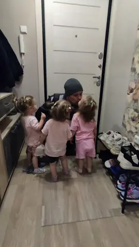 Спасибо тебе любимый!❤️❤️❤️С днём отца!#тройняшки #папавамнемама #декреиныебудни #рекомендации #реки