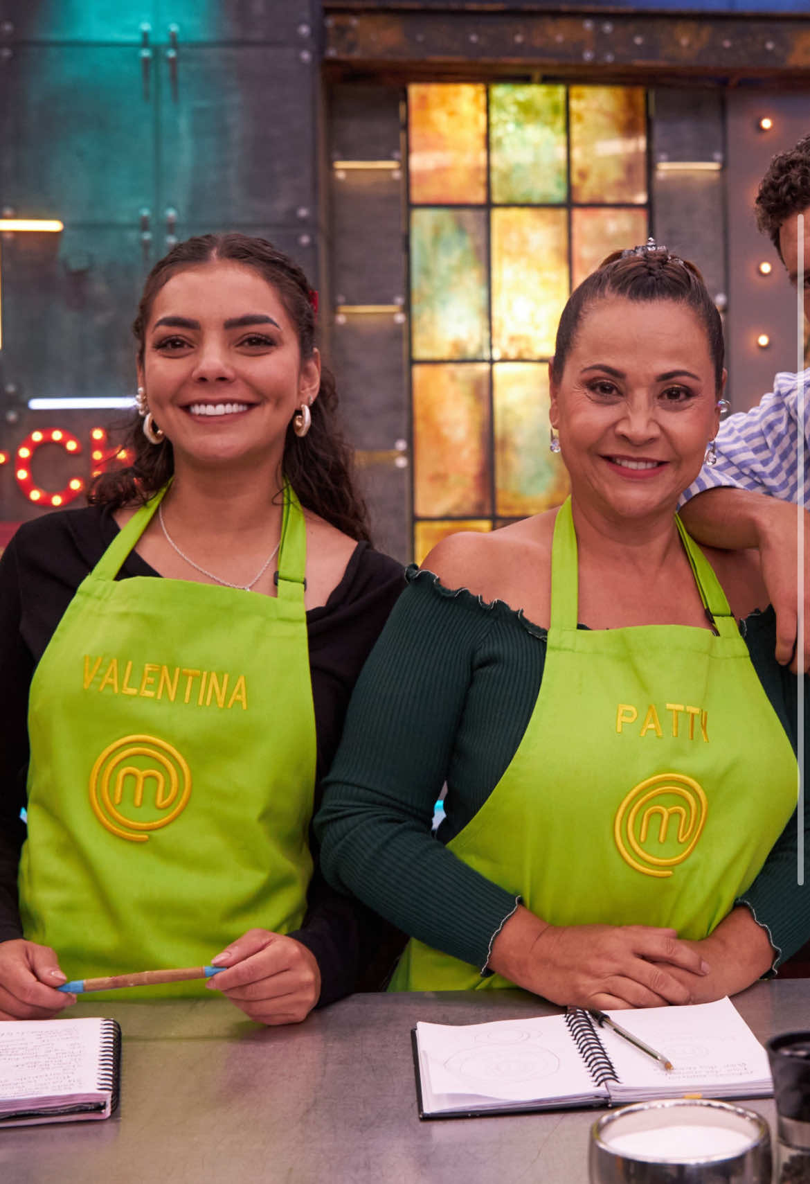 Si la tensión tuviera color, la de hoy sin duda sería en tono verde, por cortesía de Valentina Taguado y Patricia Grisales en #MasterChefCelebrityColombia  #MasterChefCelebrity 🔥😱