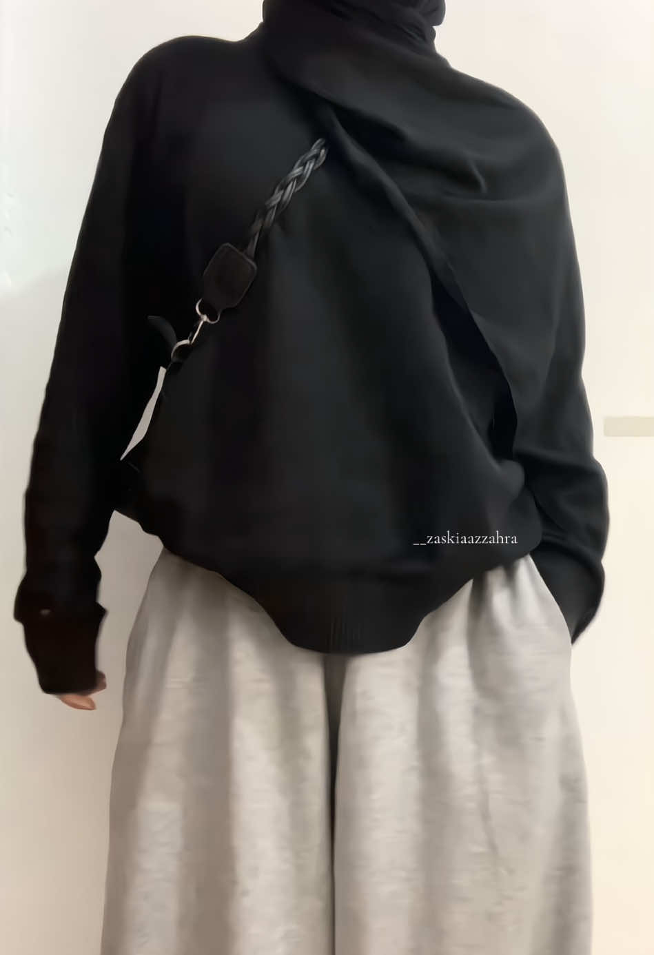 #outfitideas #outfitinspo #xyzbca #sweatpants #atasanwanita 