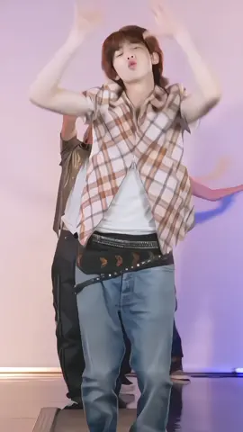 #Juhoon :: @ꉹׄ ᩧᮬ ׂ᳝ ִ ᩘᏣᦆᩞʅᦙ۪ᦸᩚ ゚ 🎃 aqui  . . . #kpopfan #fancam #cinamootroll #fyp 