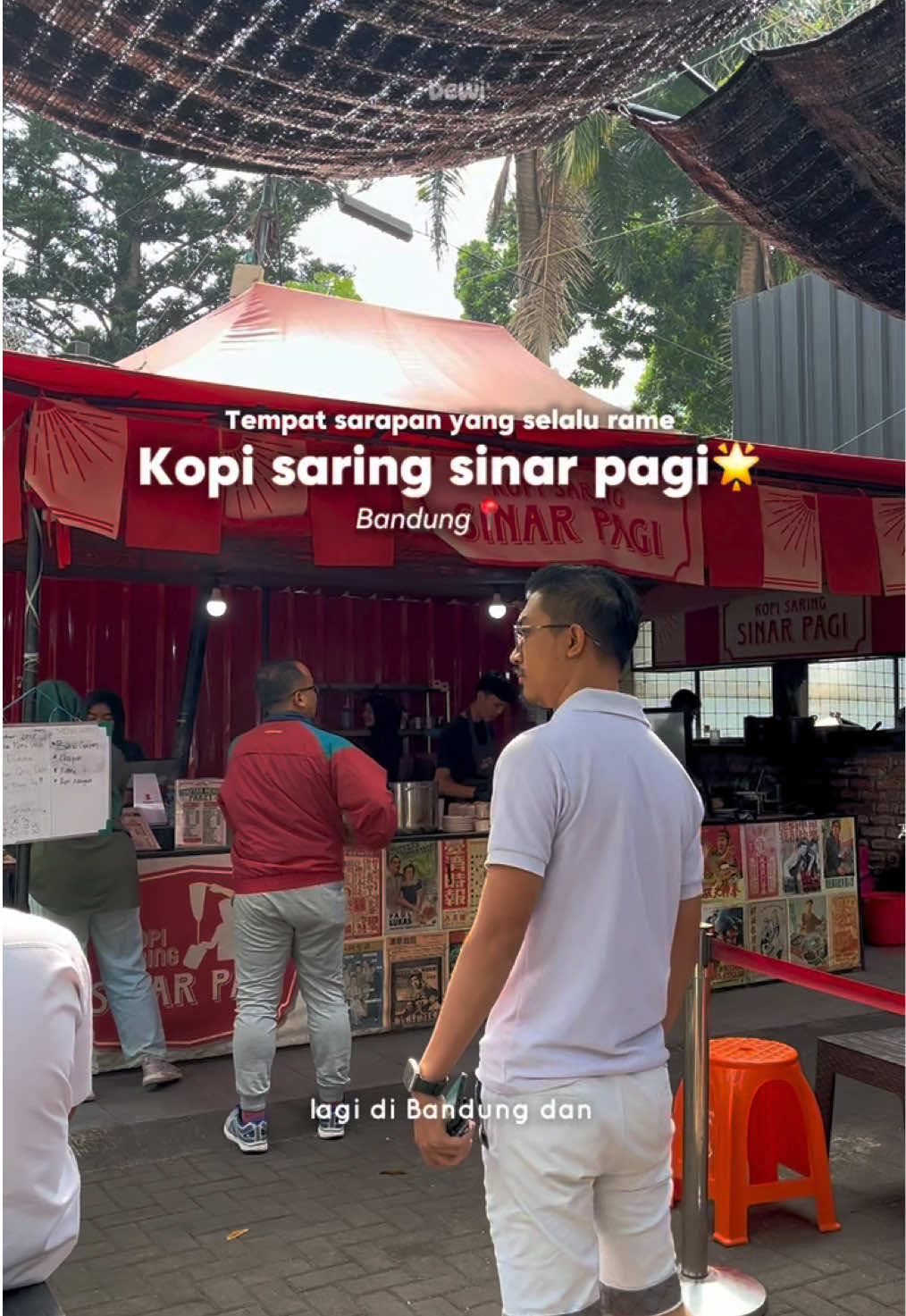 2 hari di bandung enaknya emang kulineran🫵🏻 nyobain ke tempat sarapan @Kopi Saring Sinar Pagi harganya terjangkau dan enakk✨  Karena kita juga 2 hari di bandung jadi cari hotel yang terjangkau juga untungnya ada aplikasi @RedDoorz sampai ketemu hotel satu ini dengan harga terjangkau 💰💰✨  Btw buat yang mau booking via RedDoorz jangan lupa masukin kode promonya ya “ YUKNGINEP” ✨  #RedTRavelers #BerkeSANS #SANShotel #staycationbandung #bandung 