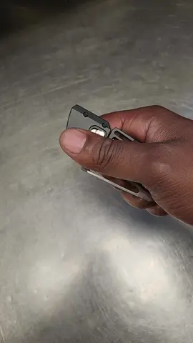 #knife #knifeskills #martialarts #knifethrowing #trickshot 