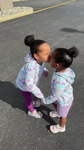 💜🤍🩵#toddlersoftiktok #viral #fyp #toddlertok #toddlermodel 