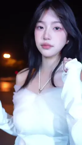 泡沫剧情：现在工作真难找啊，比找男朋友都难！ Bubble plot: It's really hard to find a job now, even more difficult than finding a boyfriend! #泡沫 #邓紫棋 #抽象 #dance #安安 