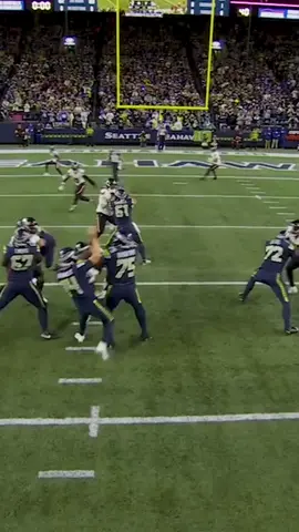 knew his guy was going to make the play 😮‍💨 #nfl #samdarnold #jaxonsmithnjigba #seattleseahawks @Seattle Seahawks 