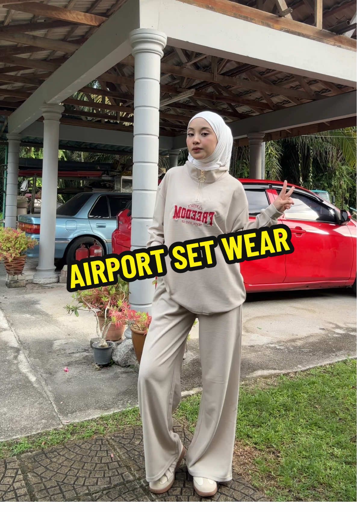 Cantiknya Set wear airport ni! tak panas tauuu larve (Ref : 158cm, 47kg, Beige)  #setwear #outfitideas #airportoutfit #outfitset #fyp 
