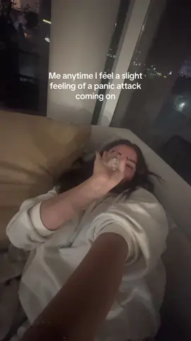 An ice cube hates to see me coming 😀 one of my coping mechanisms to try and distract myself from my panic attack 😀 