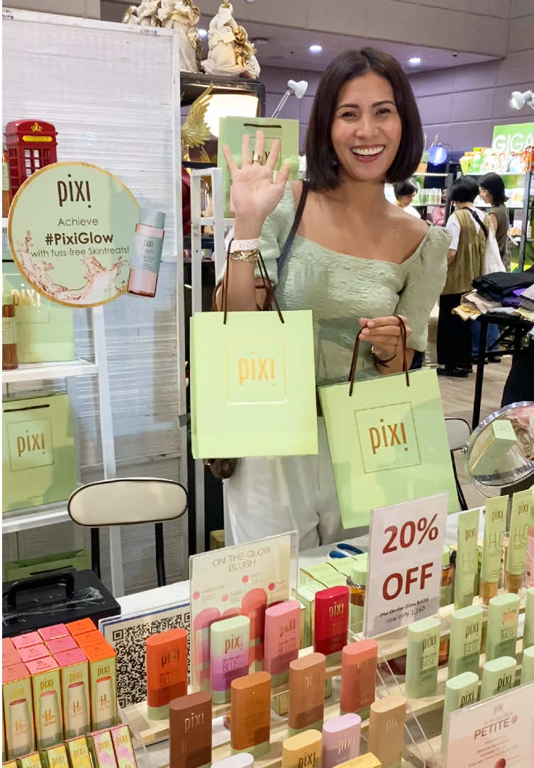 Today’s the Day to Glow for a Cause! ✨ Catch Pixi Beauty PH at the AWCP Charity Bazaar happening today, October 21 (10 AM–5 PM) at SMX Convention Center Aura, Level 3 (Function Rooms 1–2) 💚 Do a little early holiday shopping or treat yourself to some Glow goodies! Enjoy exclusive discounts, bundles, and gifts with purchase, all while supporting a great cause. See you there, beauty lovers! 💕