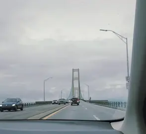 #mackinacbridge #puremichigan #lakemichigan #bridgesoftiktok #roadtripsoftiktok 
