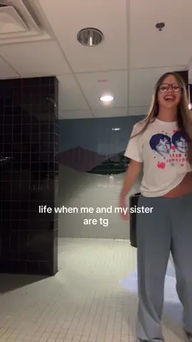 there is a blooper to this #sisters #trendyyy #xyzbca #fyp #viral @chassidy posey 