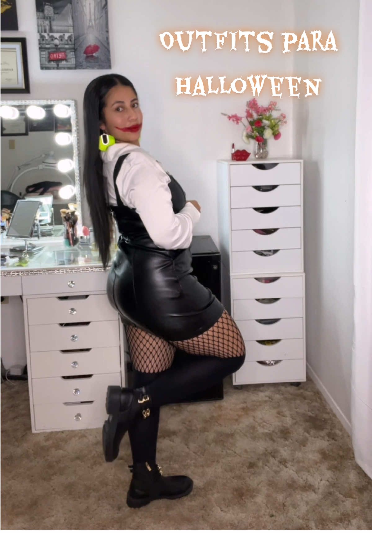 ✨🎃 1/10 días de Outfits para Halloween SIN gastar 💸 ¿Quién dijo que necesitas comprar un disfraz? 👻 Hoy empiezo esta mini serie con ideas fáciles, rápidas y usando solo lo que tienes en tu clóset 🪄 👉 Guarda este video porque cada día habrá un look nuevo. 👗 Comenta cuál quieres ver 🕸️ Y no olvides seguirme para no perderte esta serie de outfits fáciles y rápidos de realizar 💃🏽 #halloweencostume #halloweenlook #halloweenoutfit #outfitsinspo #halloweenoutfitinspo 