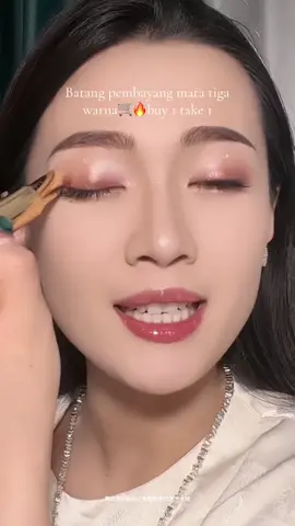 Batang pembayang mata tiga warna🛒🔥buy 1 take 1#eyesmakeup #eyeshdow #makep #Copcelak #goodlooking 