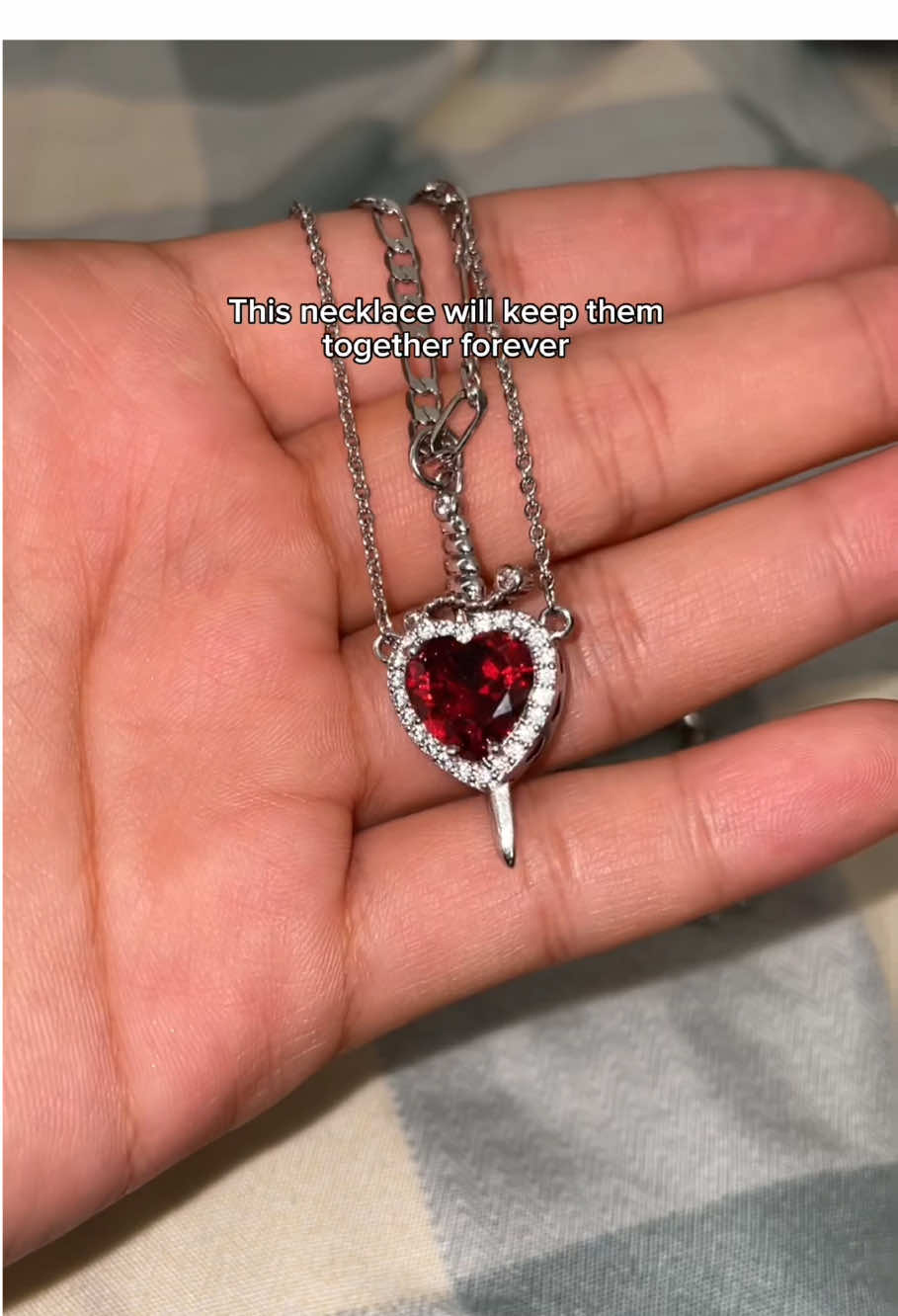 The best gift 💝 #tiktokshopfalldealsforyou #heartnecklace #giftforher #couplegoals #necklace 