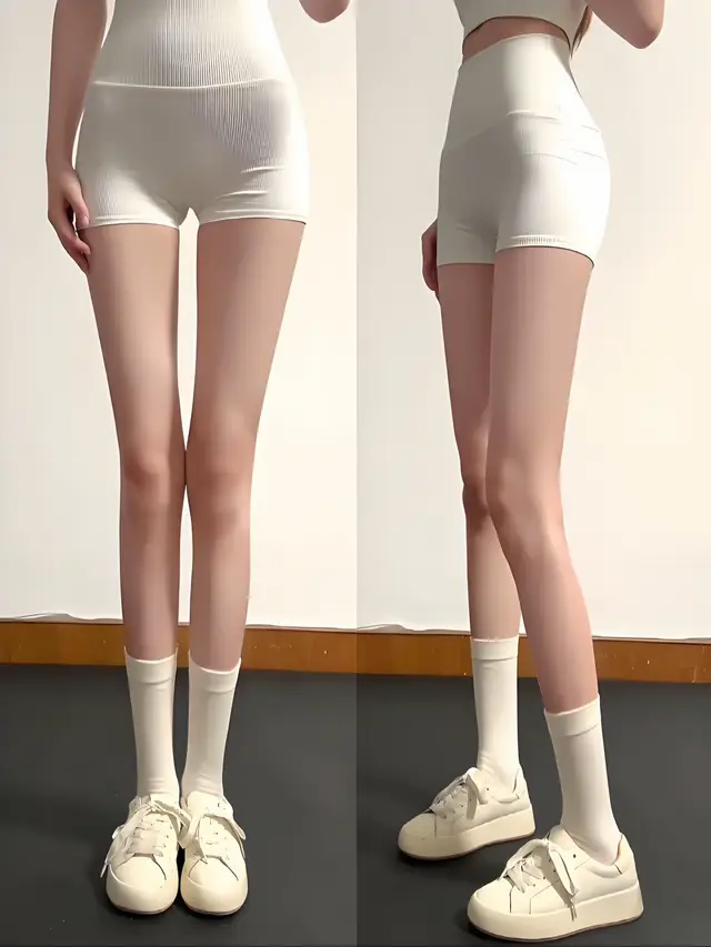 みんな～今日は効果抜群のヨガレッスンを紹介するよ！💃 毎日10分続けるだけで、すらりとした美脚が手に入るんだから～まずは「木のポーズ」から始めましょう！🌳 片足で立ち、もう一方の足の裏を太ももにつけて、手を合わせて上に伸ばす。30秒キープして、脚の筋肉の伸びと引き締まりを感じてね。このポーズは脚のラインを整えて、より長く見せる効果があるの！呼吸は穏やかに、息を止めないでね～😊 次は「戦士のポーズⅡ」！🦸‍♀️ 足を広げて、右足を90度外に向け、左足はまっすぐに。両腕を水平に上げて、右手の方を見る。30秒キープしたら反対側も同じように。このポーズは太もも内側とお尻の筋肉を強化して、脚のラインを均等にしてくれるんだ。練習する時は体幹を引き締めて、膝がつま先より前に出ないように気をつけてね～💪 三つ目のポーズは「座った前屈」！🧘‍♀️ 床に座って、脚をまっすぐ伸ばし、体をゆっくり前に倒して、胸が太ももに近づくようにする。30秒キープして、太もも裏側のストレッチを感じて。このポーズは脚の緊張を和らげて、血行を促進し、脚の肌をなめらかで弾力ある状態にしてくれるよ！✨ 最後は「橋のポーズ」！🌉 仰向けに寝て、膝を曲げて足の裏を床につける。お尻を上げて30秒キープしたら、ゆっくり下ろす。このポーズは太ももとお尻の筋肉を引き締めて、全体の脚のラインを美しくしてくれるんだ。練習する時はお尻に力を入れて、腰で代償しないように注意してね～🌟 #ヨガでシェイプアップ #美脚の秘訣 #毎日ヨガ #健康生活 #ボディメイク