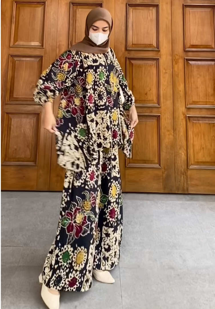 Sarah hitam seriess restok kiranians🙌🏻 #oneset #fyp #onesetrayon #onesetjumbo #setelanwanita 