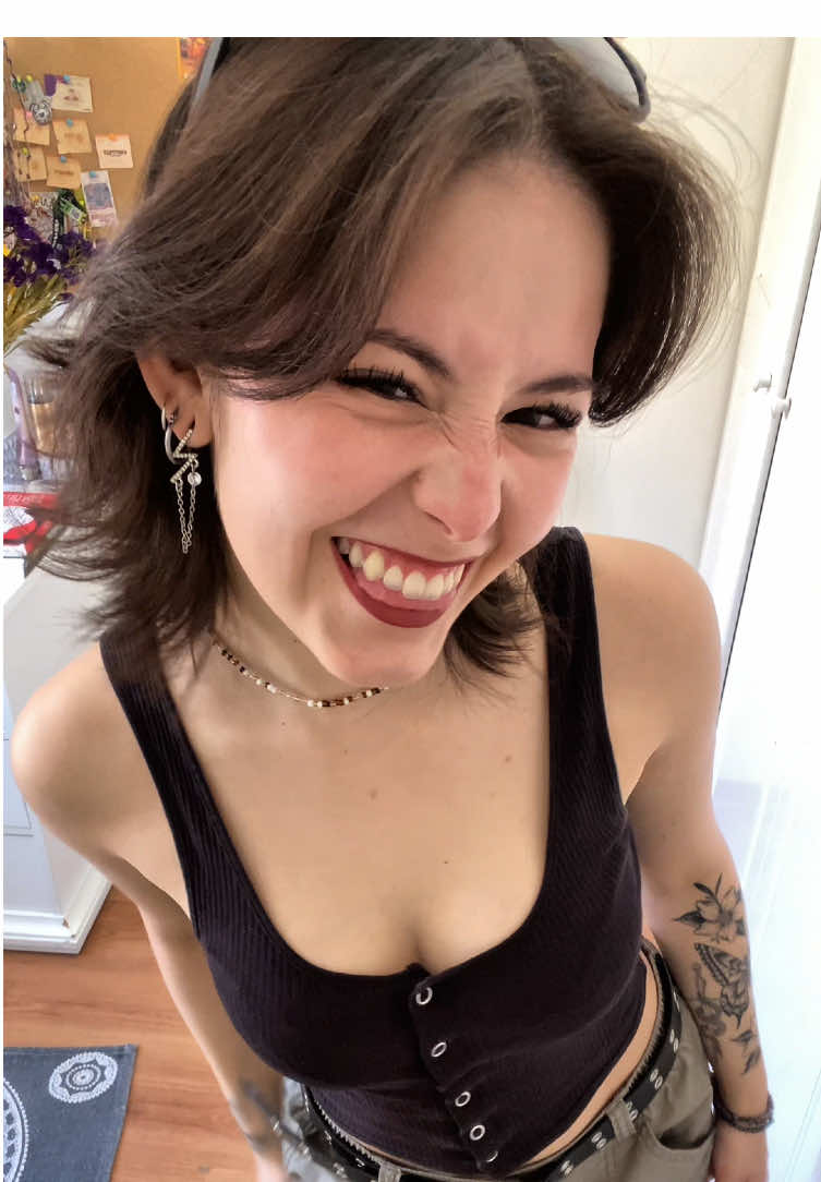 Outfit de hoy jiji ✨🖤  #inspooutfit #fitcheckgirl #outfitcheck #outfitideas #uni 