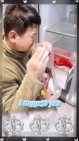 Stop wasting food at home！This aluminum foil food storage bag keeps sausages and cured meats fresh for a whole year！Double zipper seal, no odor mixing, fridge & freezer safe, washable & reusable！Great value & FREE shipping today！#foilbag #foodsave #kitchenhack #reusablebag #foodstoragebag        