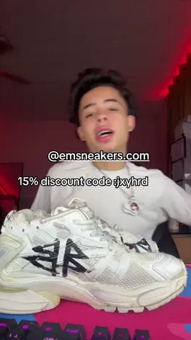 @emsneakers.com 