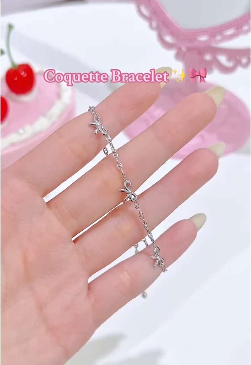 Cantik banget ga sih Cecilia bracelet ini 😌🎀 #tymbinco #gelangantikarat #gelangtitanium #gelangserut #coquette 