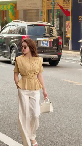 Vibe công sở mùa thu. #OOTD #macdepmoingay #MACI 