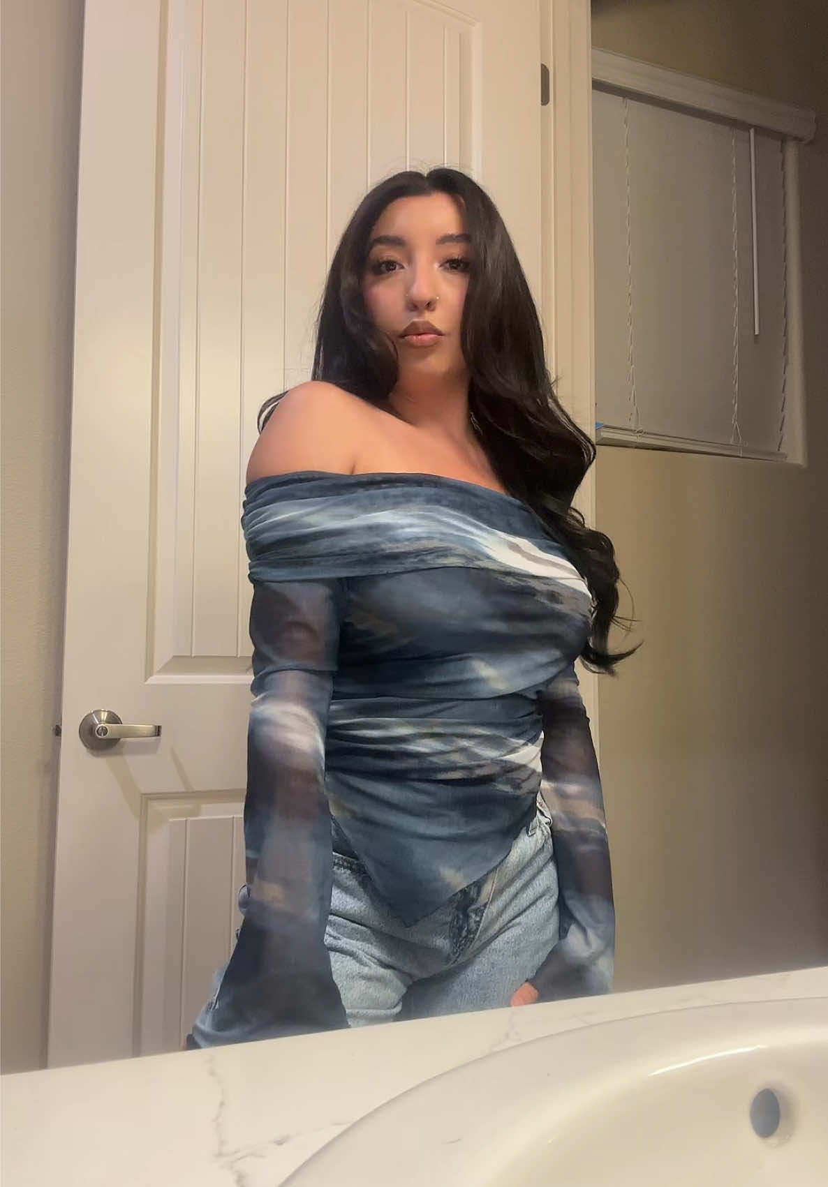 Just vibes ✨💋 @Levi’s  #GRWM #OOTN #microinfluencer #SoftGlam #FeelingMyself