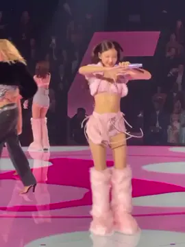 ohsi     #foryoupage #fyp #twice_tiktok_official #victoriassecretfashionshow 