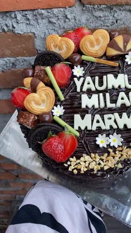 Base cake brownies kukus🌹 Terima pemesanan H-2 bisa langsung menghubungi nomor di Bio🫶 #kueulangtahun #brownies #brownieskukus #brownieshias #fyp 