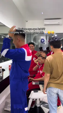Udah dikasih gaya bebas rugi ga petantang petenteng🤣🙏🏻 #barberjambi #barbersipin #costplay #viral