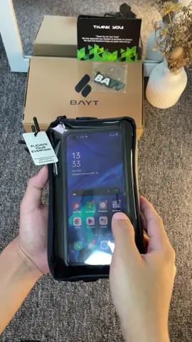 Tas handbag pria Bayt niza ultimax bisa dijadikan clutchbag slingbag dan tas selempang, desain keren simpel mewah dan elegan sudah waterproof anti air, ada banyak ruang penyimpanan untuk menyimpan kartu uang koin dan ada tempat khusus untuk menyimpan handphone, yuk langsung checkout sekarang di keranjang kuning bosku #handbagpria #tasselempangpria #tashp #tastanganpria #slingbagpria 