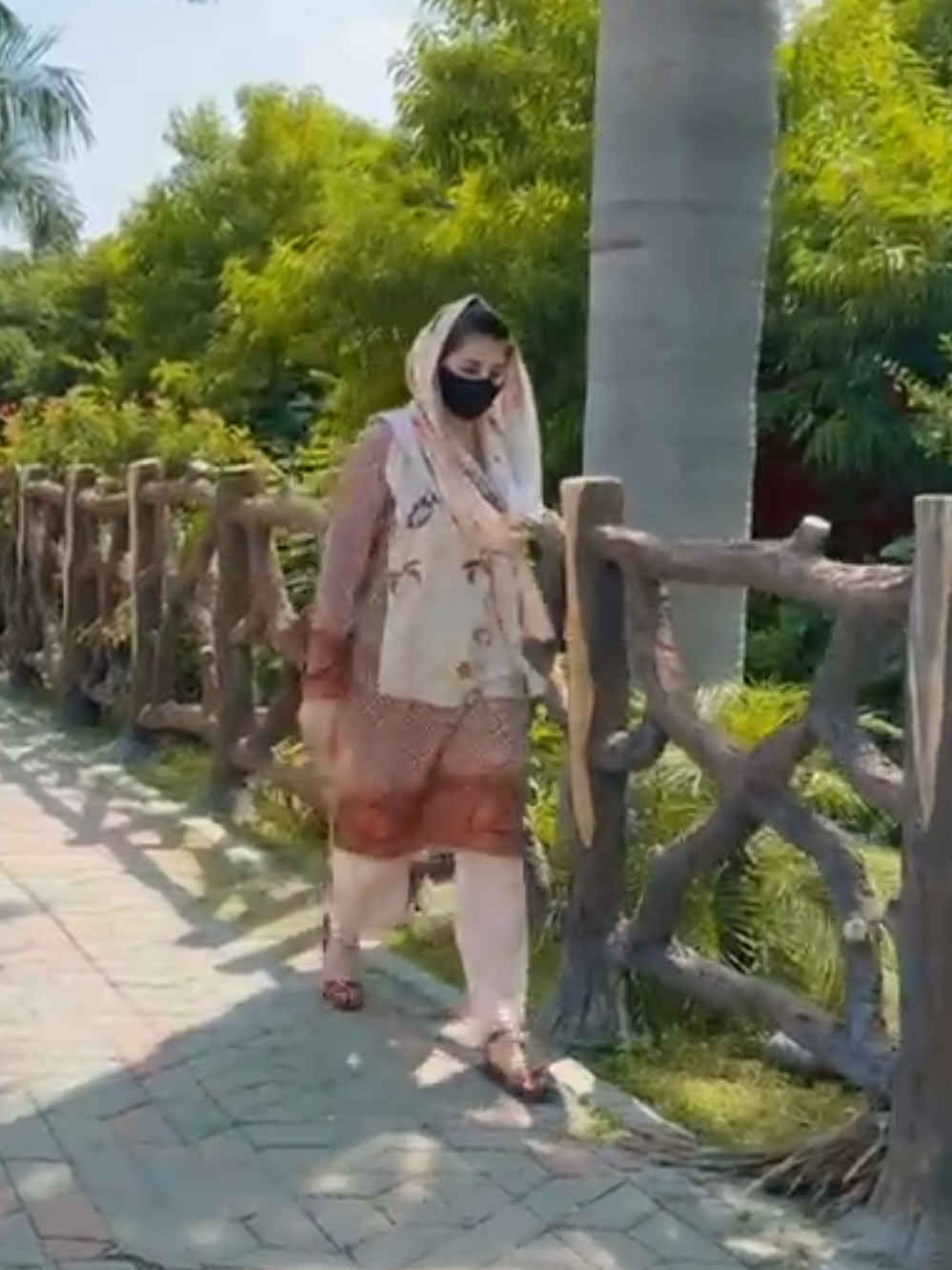 Che sok mai pixani #viralvideo #walk #fyp #pashtosong 