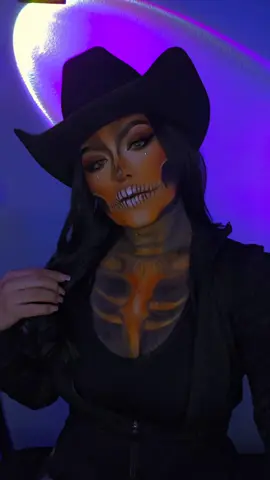 oct20 ☠️🎃 #makeupbykitty #915elpasotx #31daymakeupchallenge #holloweenmakeup 