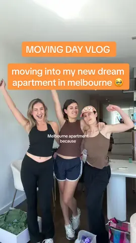 i actually cannot believe i now live here?!?! someone pinch me 🥹 #movingday #movingvlog #apartmenthunting #melbourne #livinginaustralia 