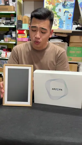 khung ảnh kĩ thuật số kết nối với điện thoại và wifi bộ nhớ trong 32 ghi màn hình hiển thị sắc nét mua làm quà tặng quà biếu hợp lý lưu giữ hình anh #xuhuong #khunganh #khunganhkythuatso #hieudiamond #anhkythuatso 