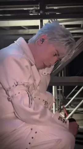 Thương 🐼 chắc lúc này vẫn đang ghĩ tới sự cố khi trên máy bay 🥺 chuyến bay nhớ đời nhất của 🐼 🥺#QuangHungMasterD #quanghungmasterd #LinhLinhMuzik #OnTop1900 #MasterD1stAlbum