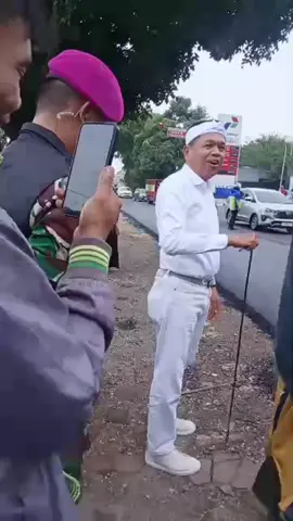 kunjungan Bapak Dedy Mulyadi KDM cek jalur pengaspalan #kdm #bapakaing #sorotanpublik #jangkauanluasfyp #fypage 