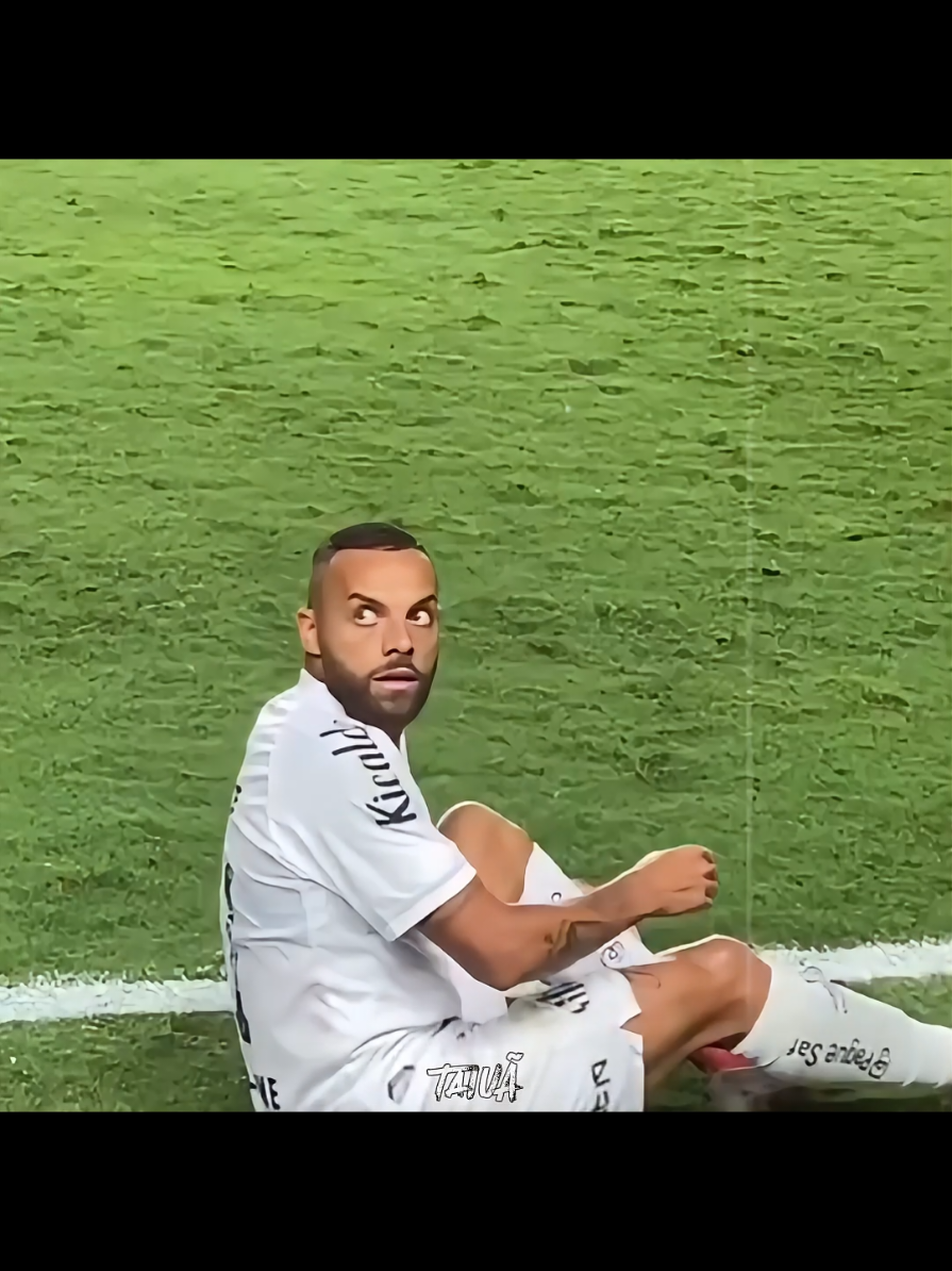 O Guilherme e Horrivel kkkkk  .. .. #santos #guilherme #neymar #vitoria #brasileirao 